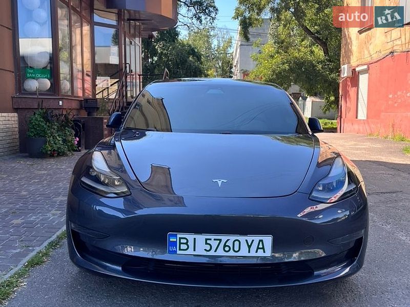 Седан Tesla Model 3 2021 в Кременчуге
