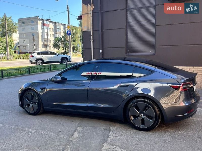 Седан Tesla Model 3 2021 в Кременчуге