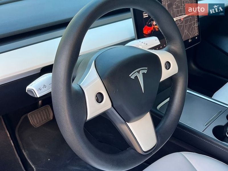 Седан Tesla Model 3 2021 в Кременчуге