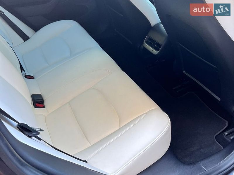 Седан Tesla Model 3 2021 в Кременчуге