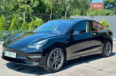 Седан Tesla Model 3 2022 в Ивано-Франковске