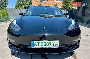 Седан Tesla Model 3 2022 в Ивано-Франковске