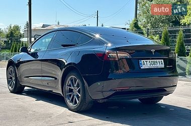 Седан Tesla Model 3 2022 в Ивано-Франковске