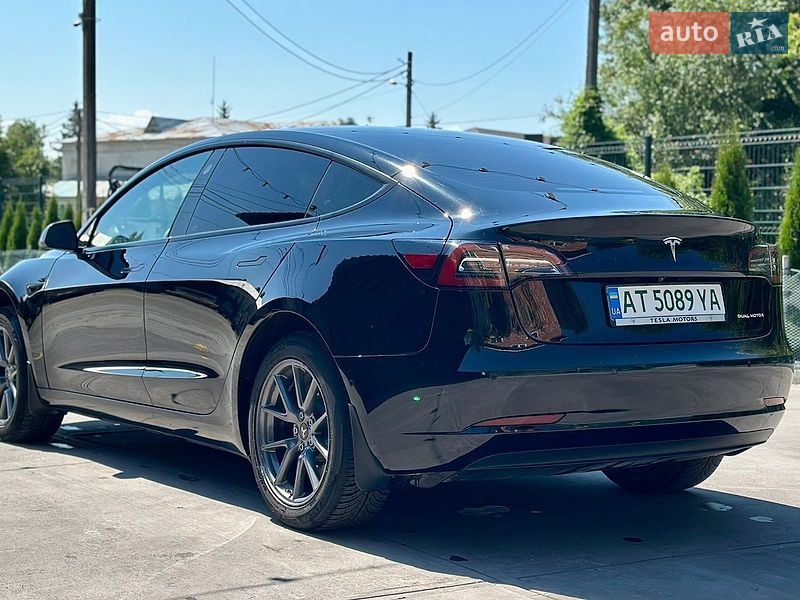 Седан Tesla Model 3 2022 в Ивано-Франковске