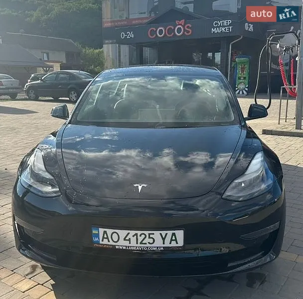 Tesla Model 3 2022