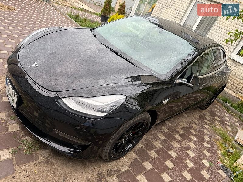 Седан Tesla Model 3 2020 в Николаеве