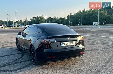 Седан Tesla Model 3 2019 в Львове