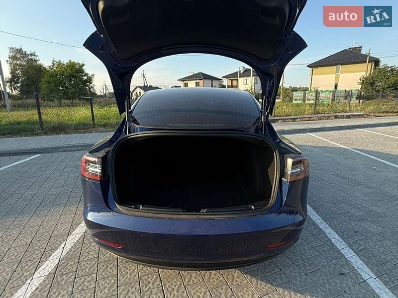 Седан Tesla Model 3 2020 в Львові фото 3 Седан Tesla Model 3 2020 в Львові