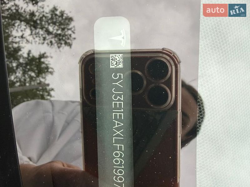 Седан Tesla Model 3 2020 в Николаеве