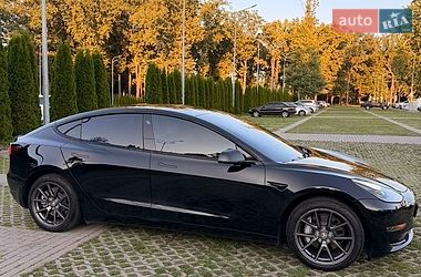 Седан Tesla Model 3 2021 в Харкові