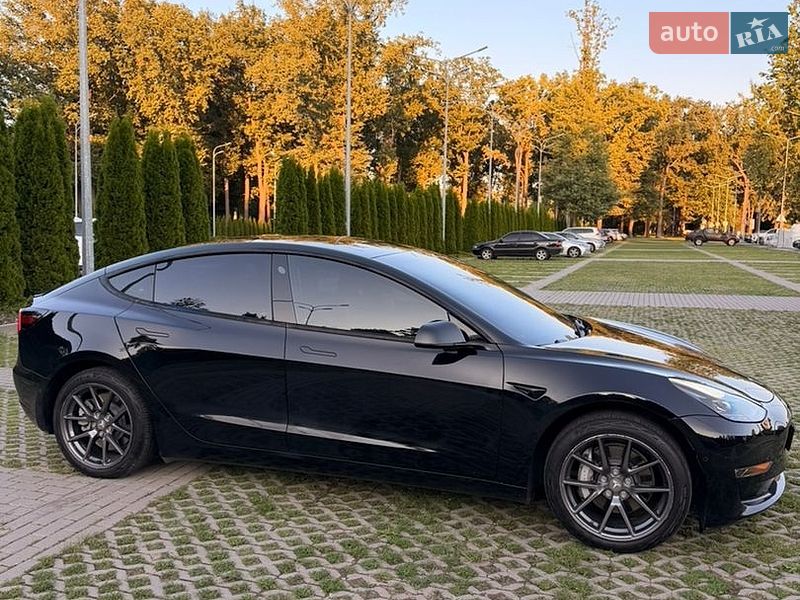 Седан Tesla Model 3 2021 в Харкові