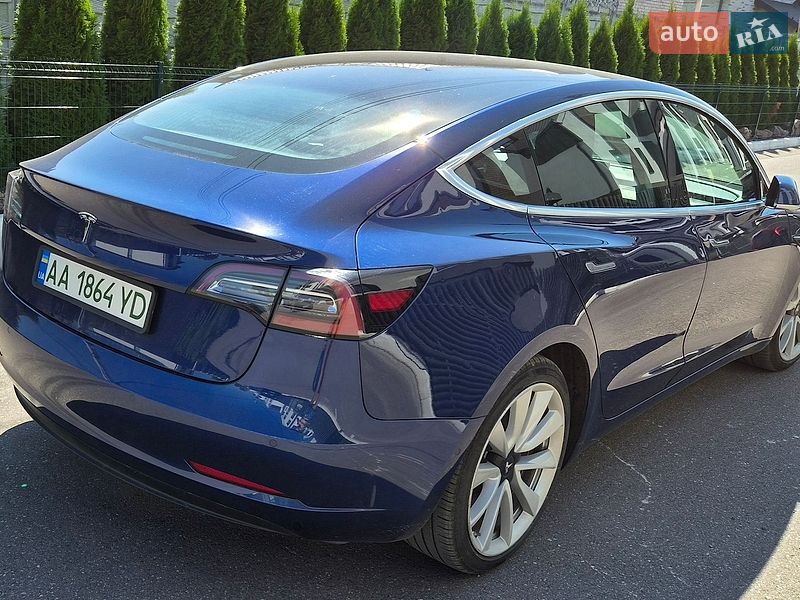 Седан Tesla Model 3 2020 в Києві