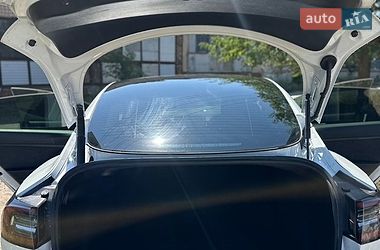 Седан Tesla Model 3 2022 в Одесі
