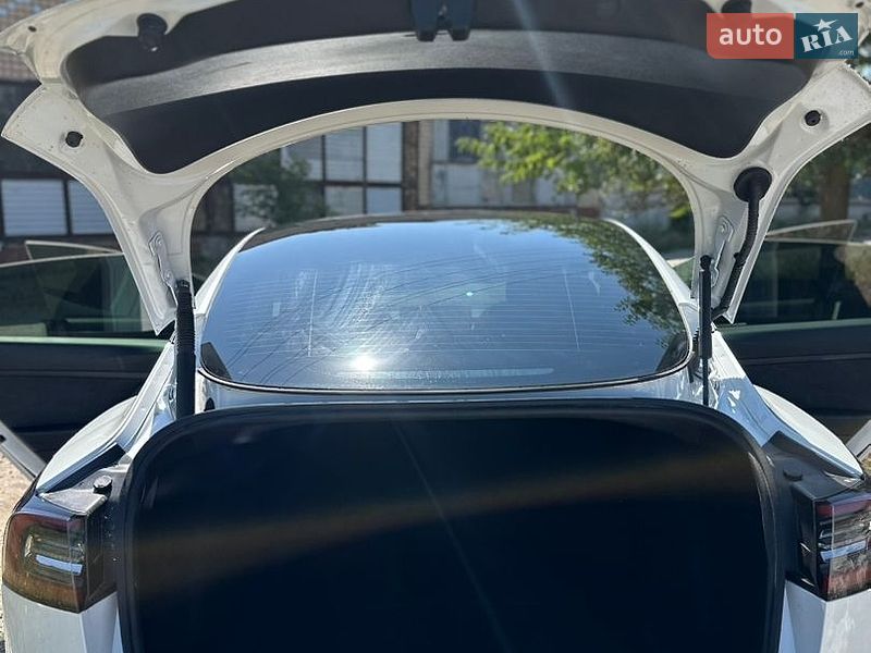 Седан Tesla Model 3 2022 в Одесі