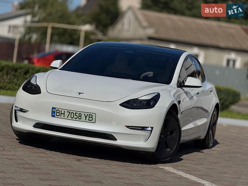 Седан Tesla Model 3 2023 в Одесі