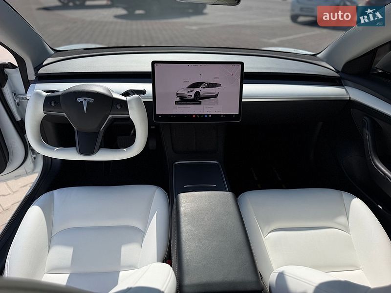Седан Tesla Model 3 2023 в Одесі