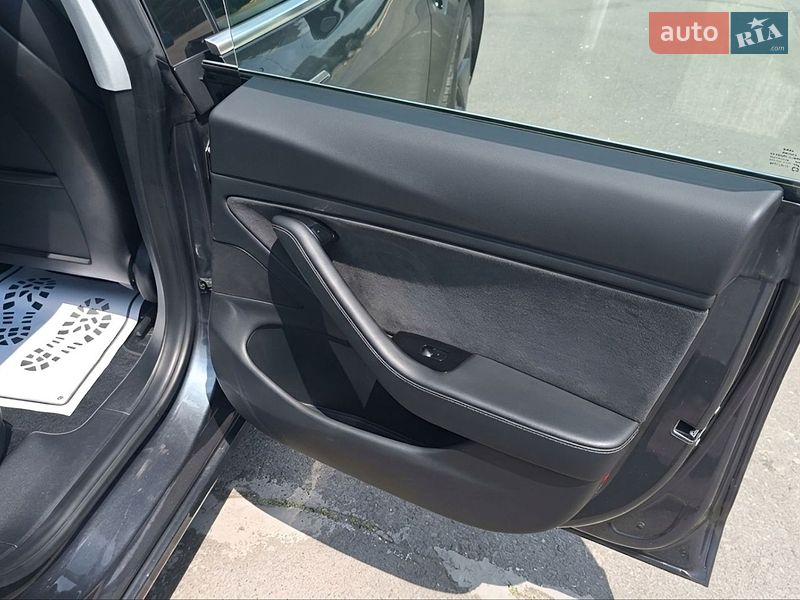 Седан Tesla Model 3 2019 в Одессе
