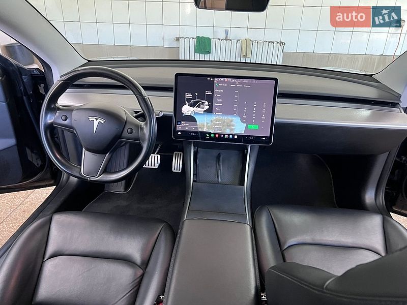 Седан Tesla Model 3 2018 в Днепре