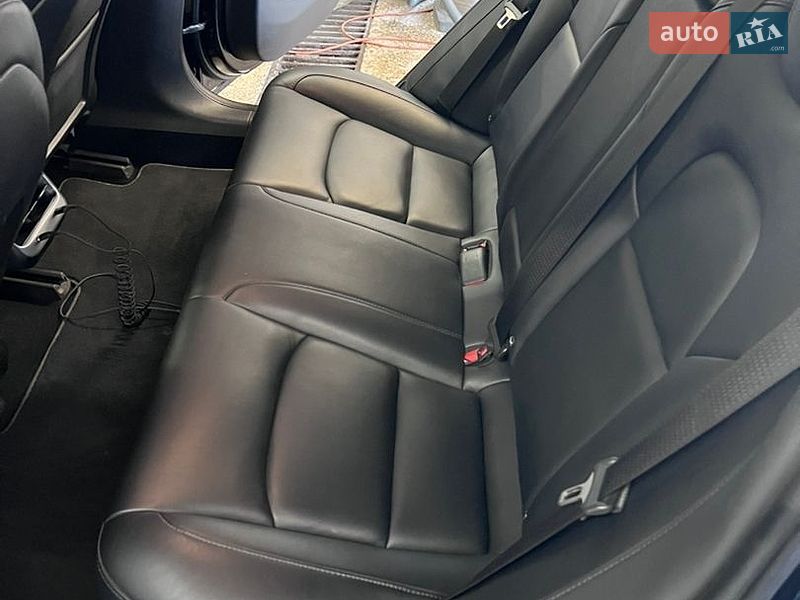 Седан Tesla Model 3 2018 в Днепре