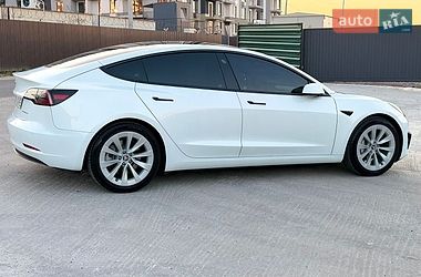 Седан Tesla Model 3 2022 в Киеве
