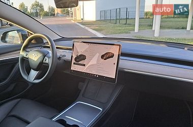 Седан Tesla Model 3 2023 в Рівному