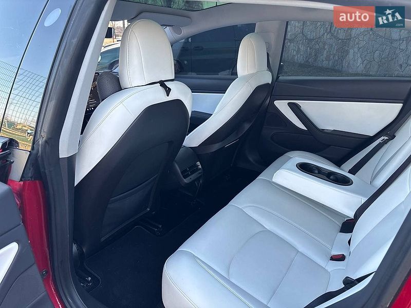 Седан Tesla Model 3 2020 в Виннице