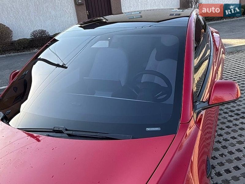 Седан Tesla Model 3 2020 в Вінниці