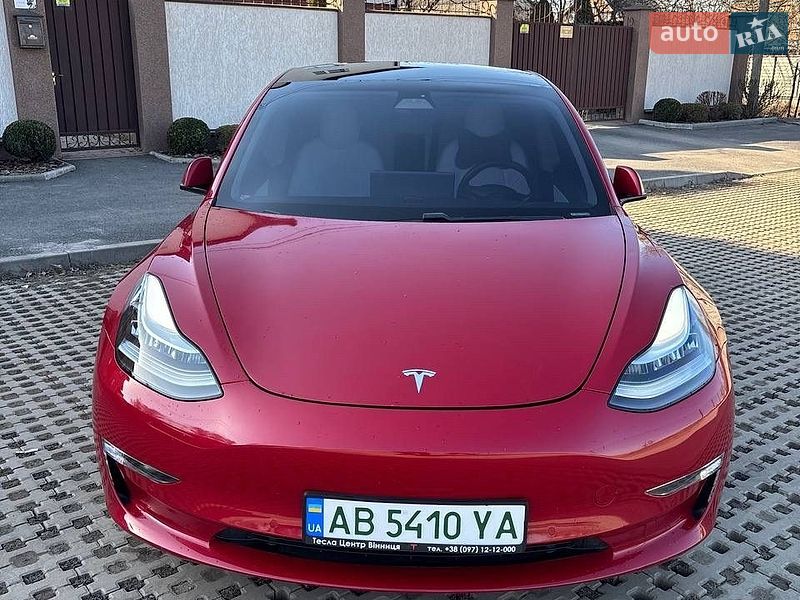 Седан Tesla Model 3 2020 в Вінниці