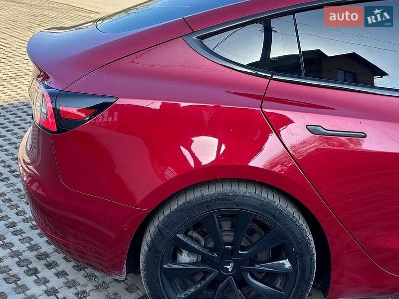 Седан Tesla Model 3 2020 в Вінниці