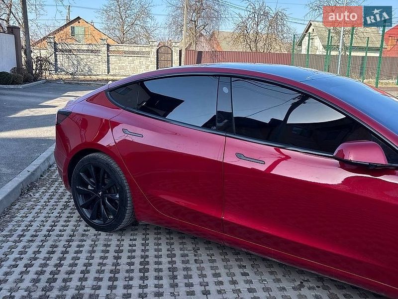Седан Tesla Model 3 2020 в Вінниці