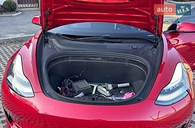 Седан Tesla Model 3 2020 в Вінниці