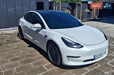Седан Tesla Model 3 2021 в Виннице