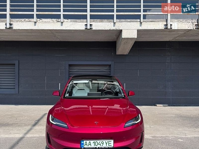 Tesla Model 3 2024