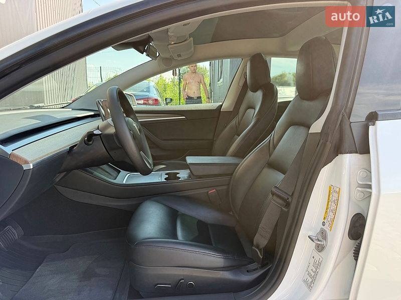 Седан Tesla Model 3 2023 в Львові фото 38 Седан Tesla Model 3 2023 в Львові