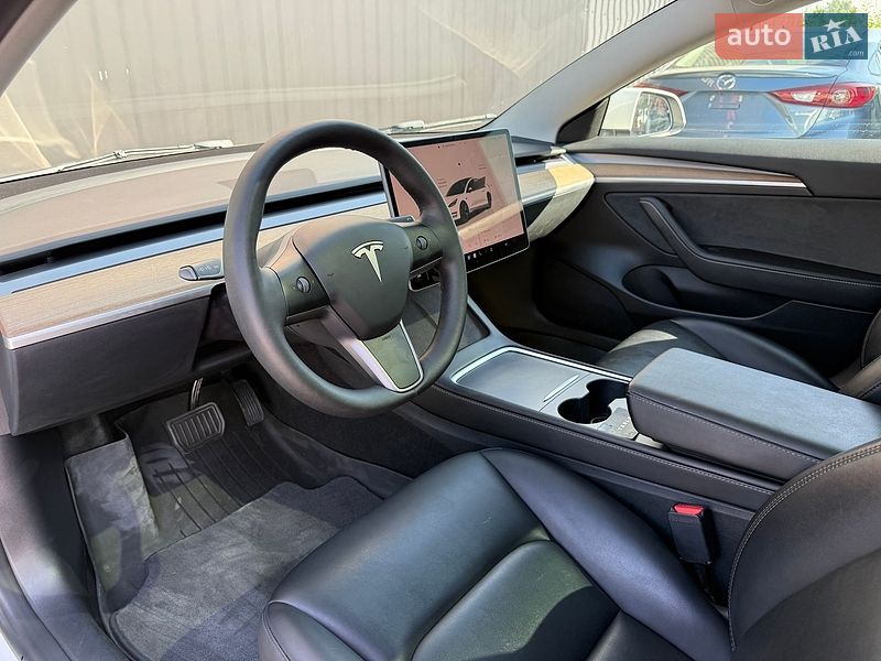 Седан Tesla Model 3 2023 в Львові фото 41 Седан Tesla Model 3 2023 в Львові