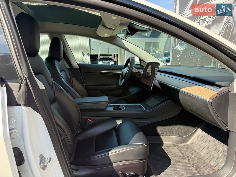 Седан Tesla Model 3 2023 в Львові фото 61 Седан Tesla Model 3 2023 в Львові