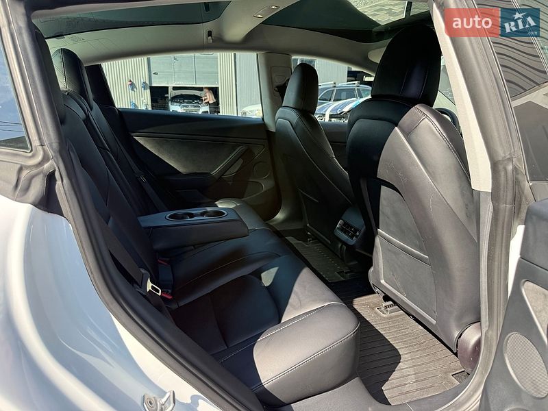 Седан Tesla Model 3 2023 в Львові фото 67 Седан Tesla Model 3 2023 в Львові