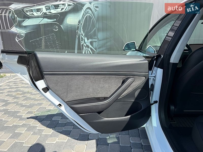 Седан Tesla Model 3 2023 в Львові фото 72 Седан Tesla Model 3 2023 в Львові