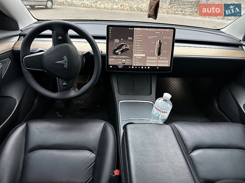 Седан Tesla Model 3 2022 в Житомирі