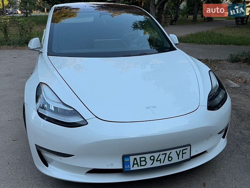 Седан Tesla Model 3 2018 в Киеве