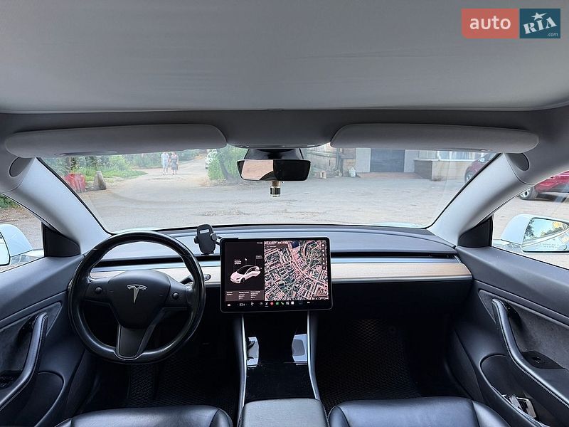 Седан Tesla Model 3 2018 в Киеве