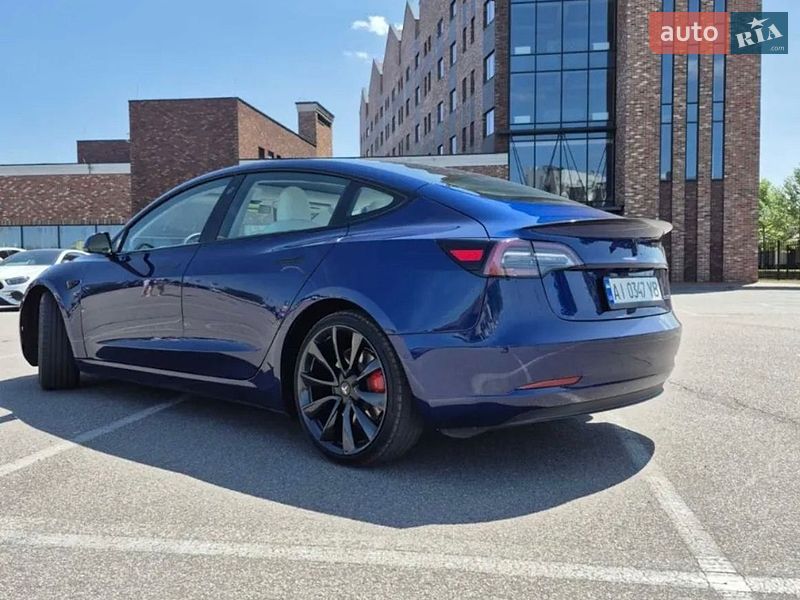 Седан Tesla Model 3 2020 в Києві