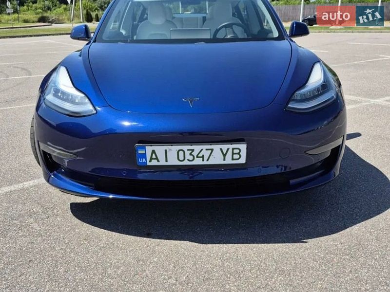 Седан Tesla Model 3 2020 в Києві