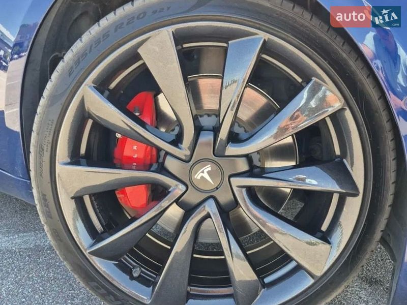 Седан Tesla Model 3 2020 в Києві