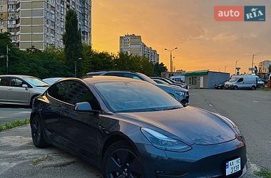 Седан Tesla Model 3 2023 в Киеве