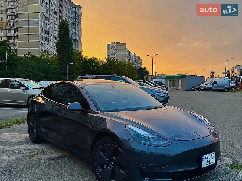 Tesla Model 3 2023