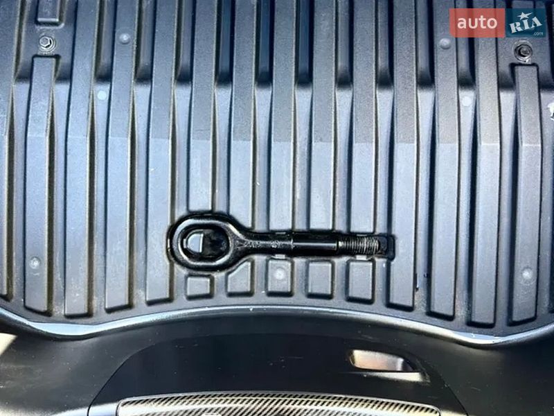 Седан Tesla Model 3 2021 в Новояворовске