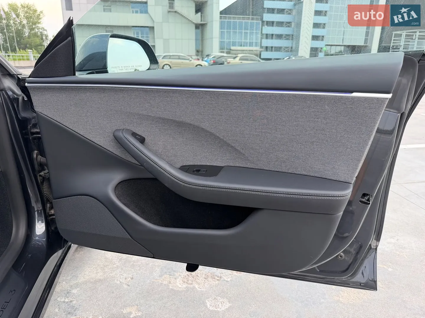 2025 Tesla Model 3 - мініатюра 14