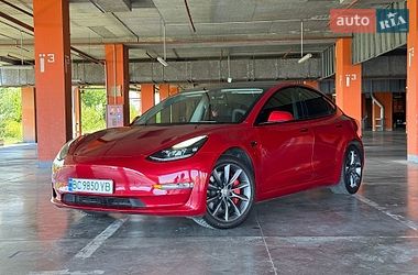 Седан Tesla Model 3 2022 в Львове