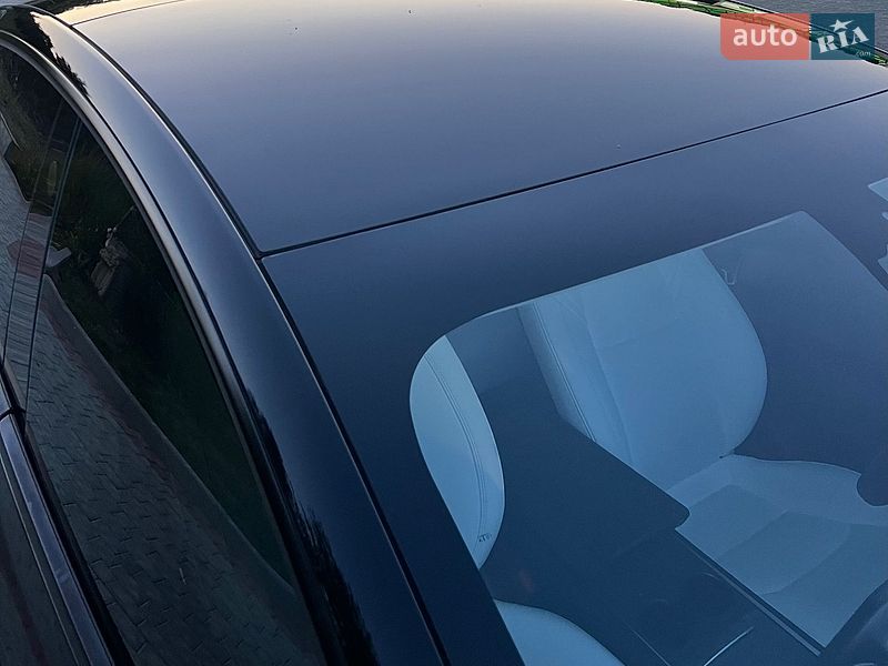 Седан Tesla Model 3 2023 в Івано-Франківську